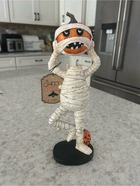 “New” Sweet Street Headless Pumpkin Mummy Figurine